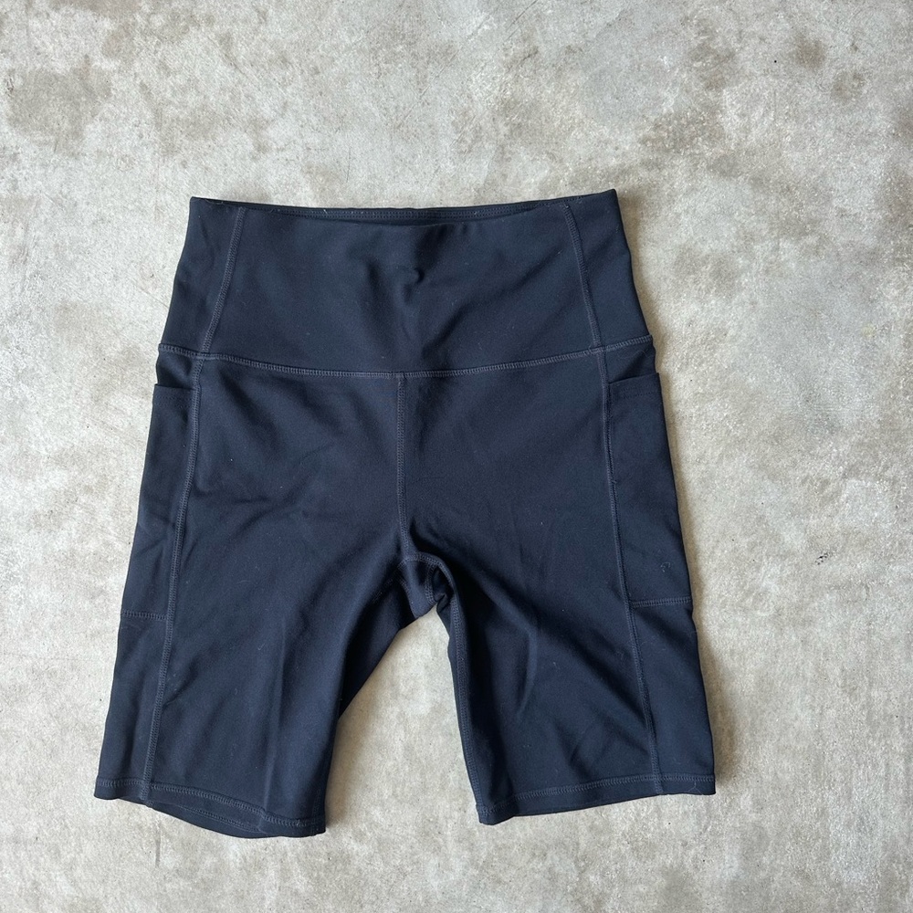 Black Women's High-Waisted biker Shorts